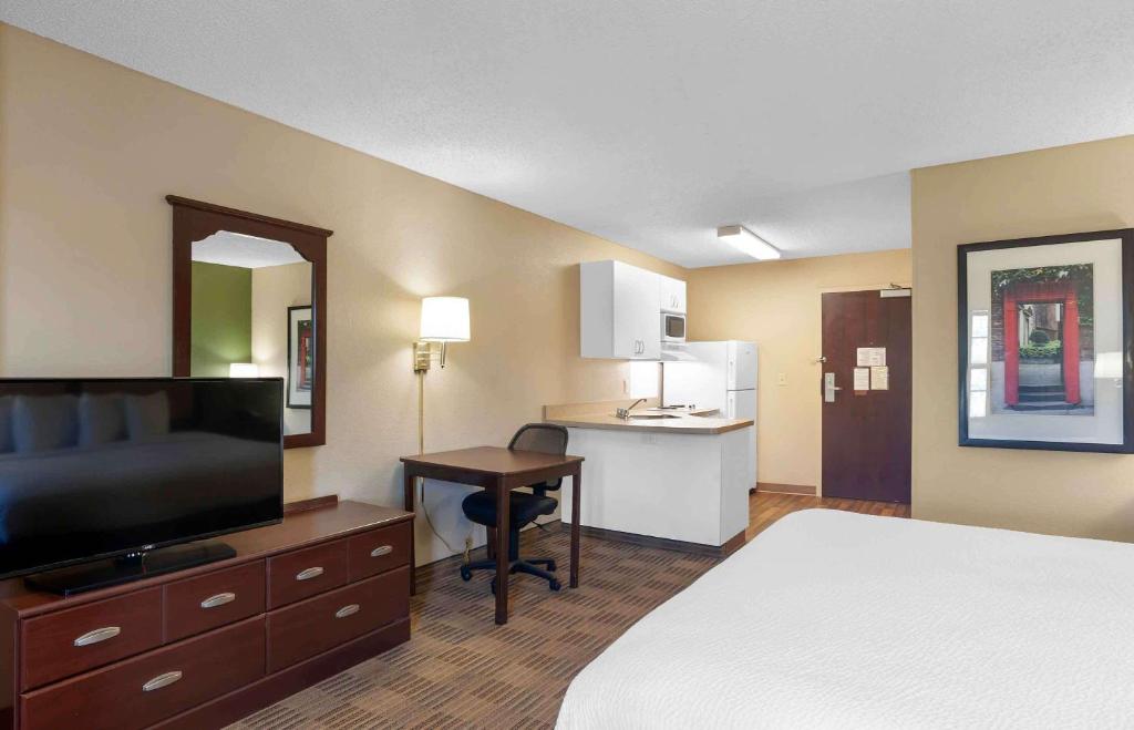 Holiday Inn Extended Stay America San Rafael 3